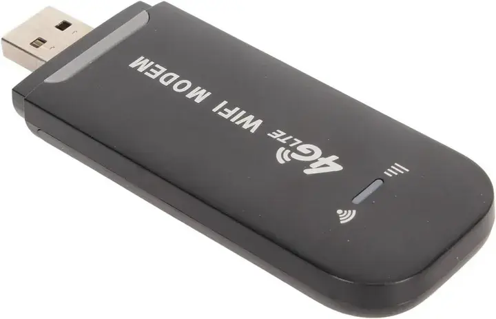 USB-A чорного модема з відкритим ковпачком