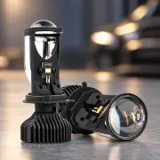 Комплект світлодіодних LED-ламп H4 із лінзою, 2 шт. — товар у студійній композиції