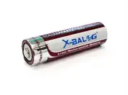 Один акумулятор X-BALOG 18650 Li-ion на білому тлі