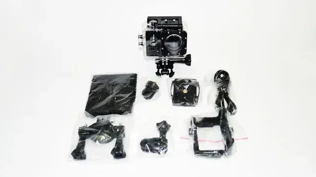 Камера D600 з боксом, кріпленнями, ремінцями та USB-кабелем
