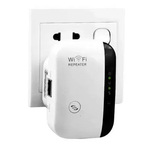 Біло-чорний Wi-Fi репітер у настінній розетці